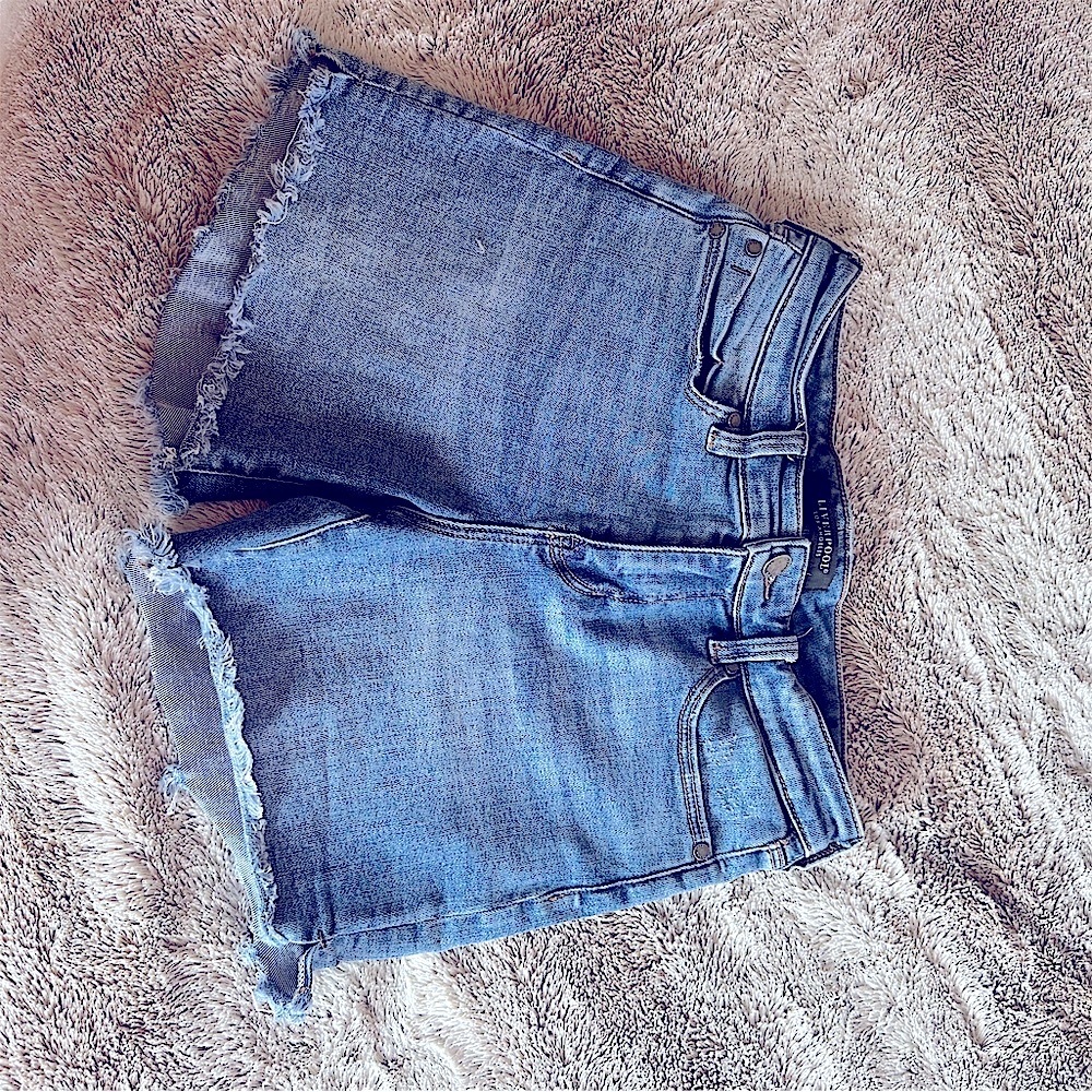 Liverpool Stretch Denim “Vickie Shorts”Size 4/27